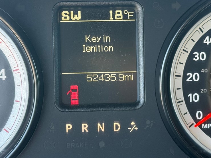 #1064-•-2015-ram-5500-heavy-duty-service-truck-image-31