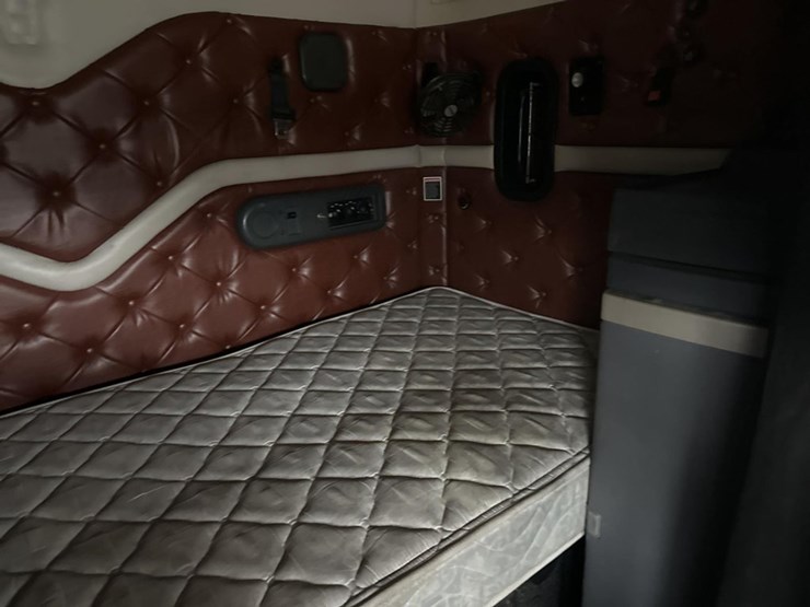 2009-massey-ferguson-8-image-37