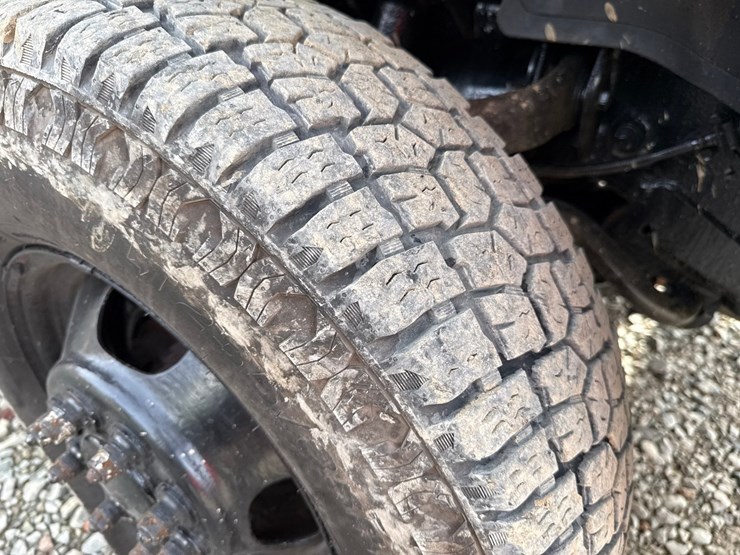 2005-chevrolet-3500-image-45