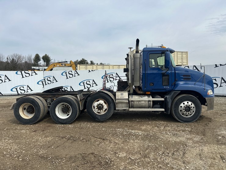 2007-massey-ferguson-8-image-6