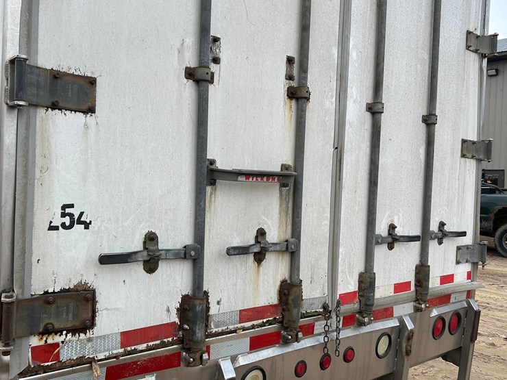 2000-wilkens-walking-floor-image-40