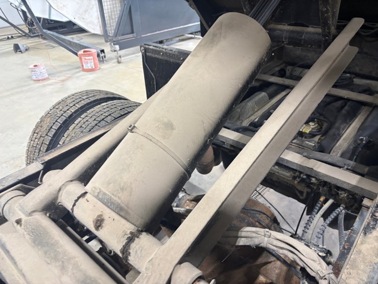 2022-ford-f550-sd-image-72