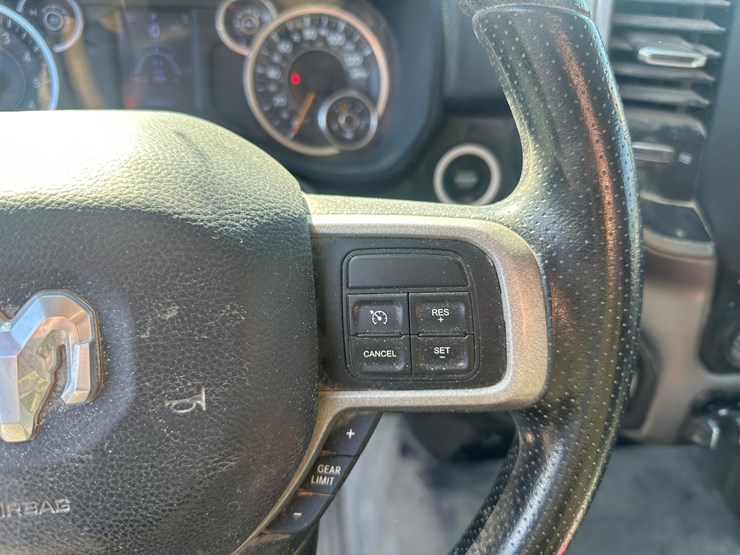 2020-dodge-3500-image-38