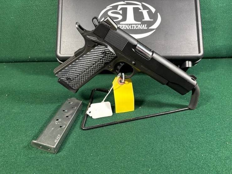 rock-island-armory-45-acp-pistol-image-2