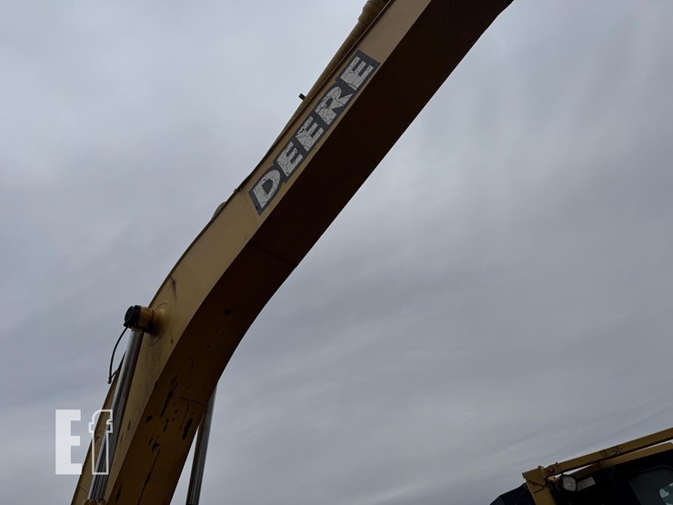 deere-230-lc-image-6