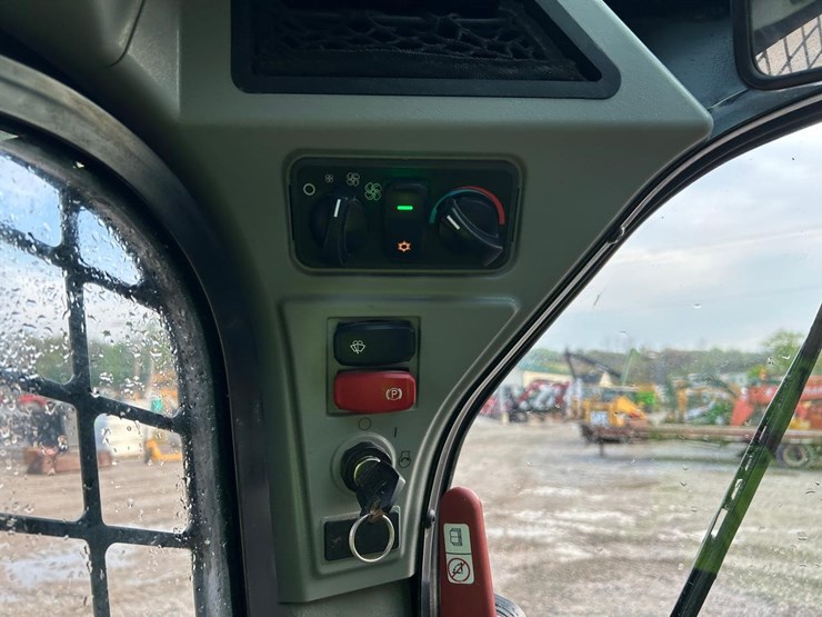 2019-caterpillar-259d3-image-25