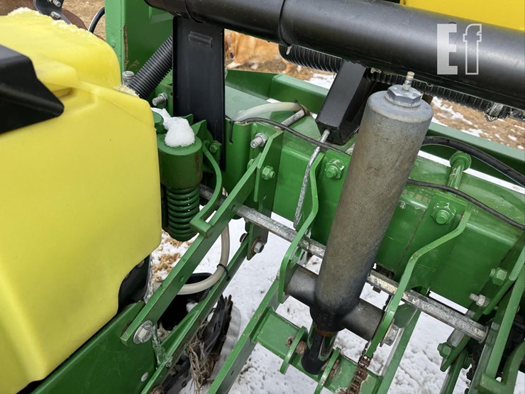 john-deere-1750-image-38