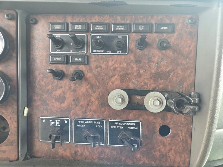 2005-kenworth-t600-image-71