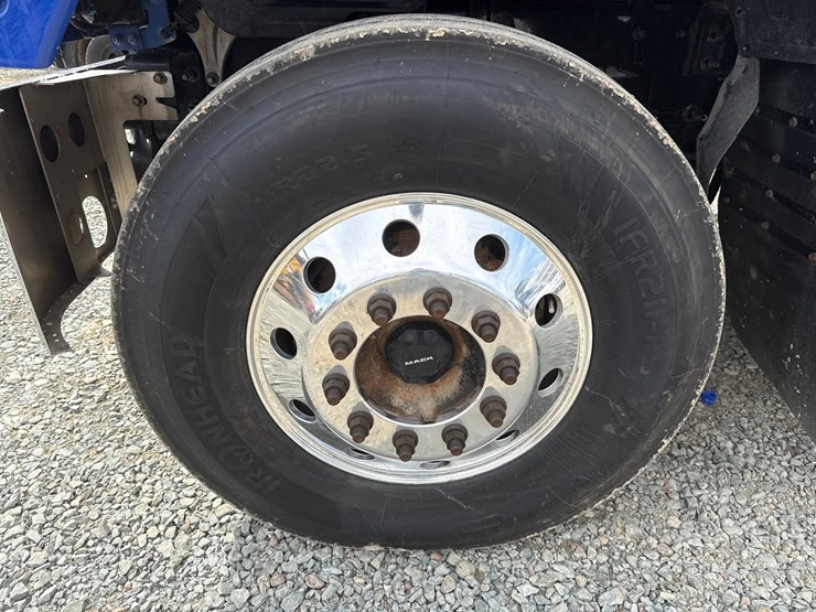 2019-massey-ferguson-8-image-61