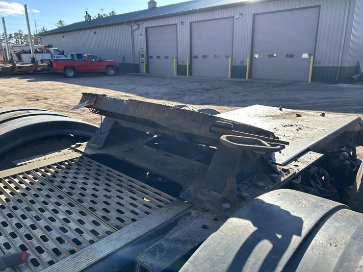 2020-kenworth-t880-image-17