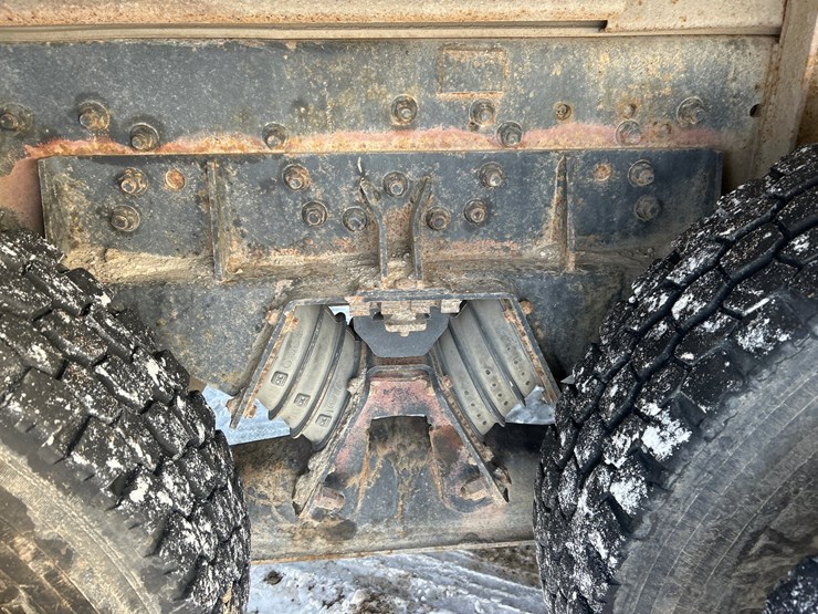 2005-international-7600-image-23