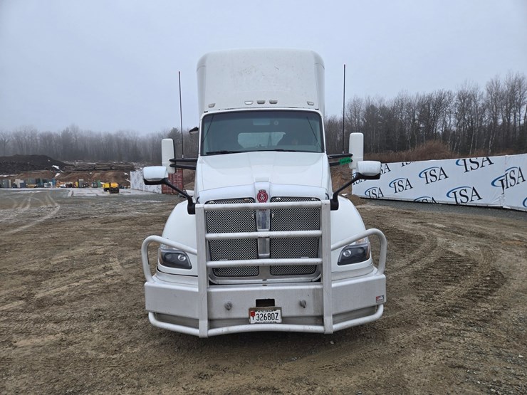 2017-kenworth-t680-image-8