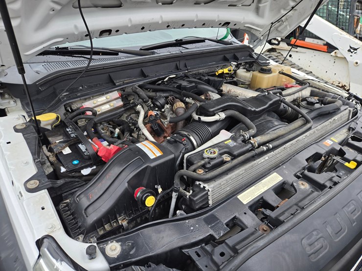 2011-ford-f550-image-46