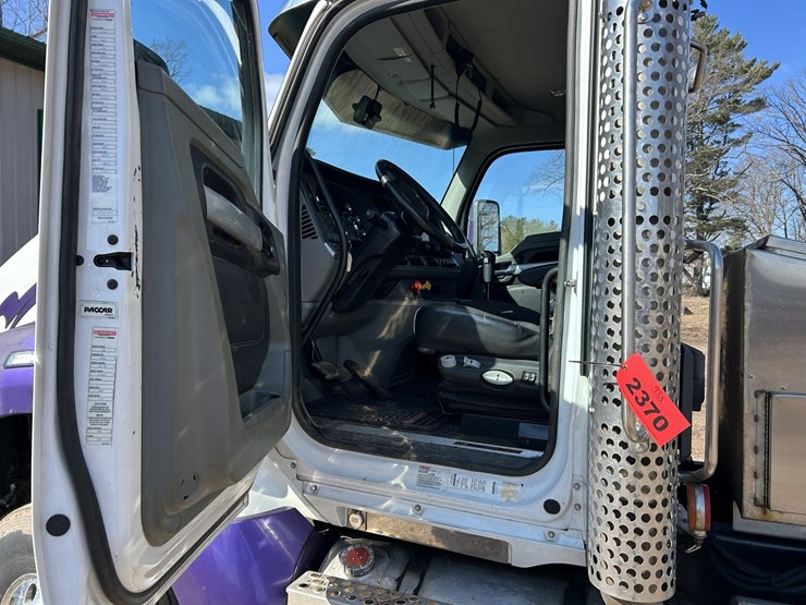 2020-kenworth-t880-image-61