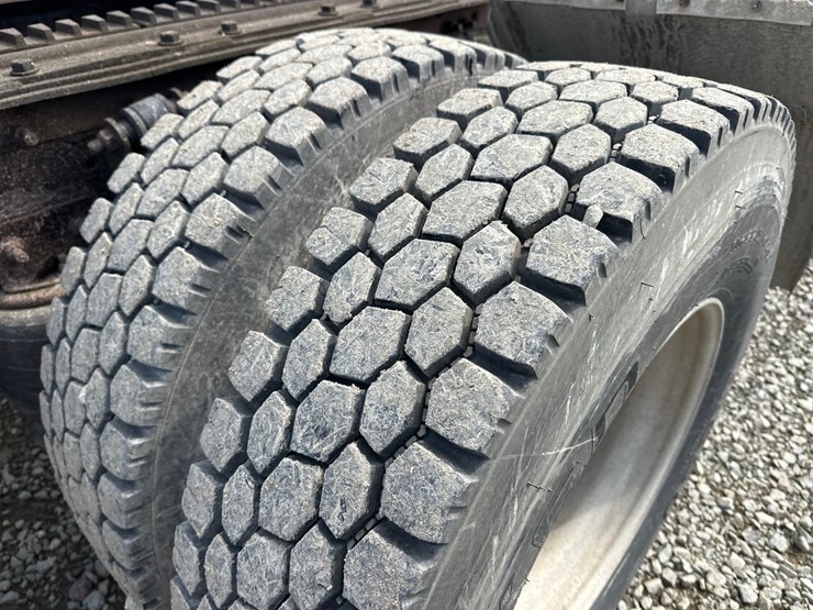 2001-caterpillar-c15-image-57