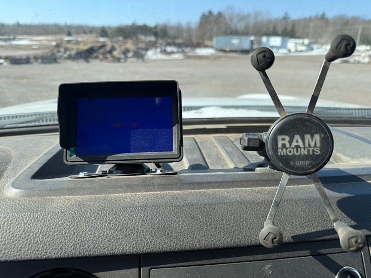 2011-ford-f550-xl-image-36