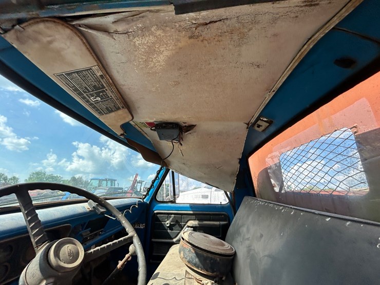 1979-ford-f800-image-12