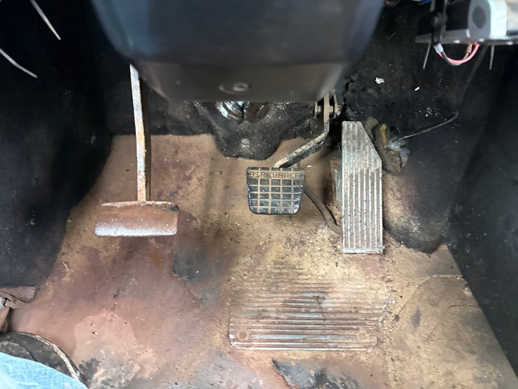 1996-mack-ch613-image-49