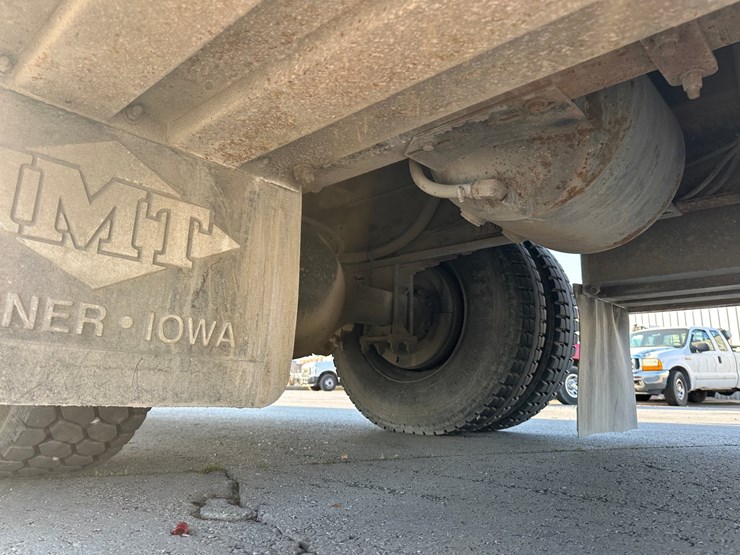 freightliner-fl70-image-60