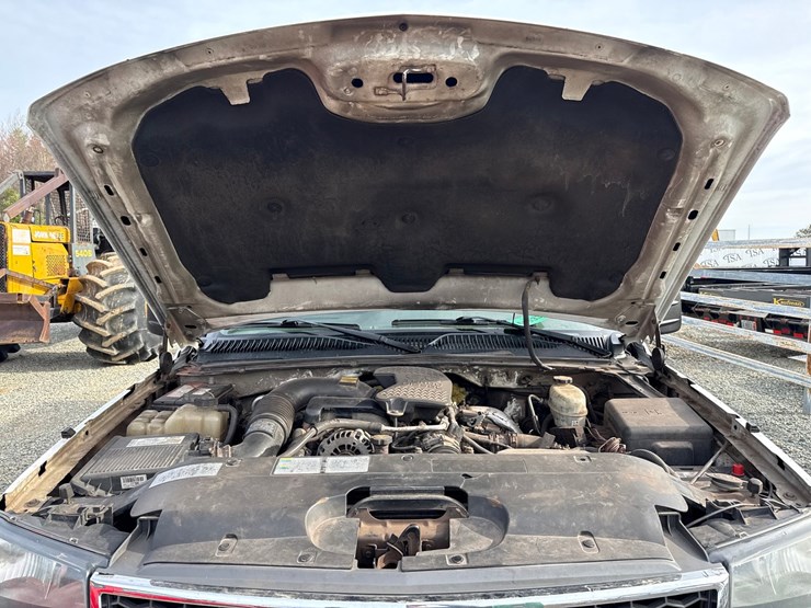 2005-chevrolet-3500-image-10