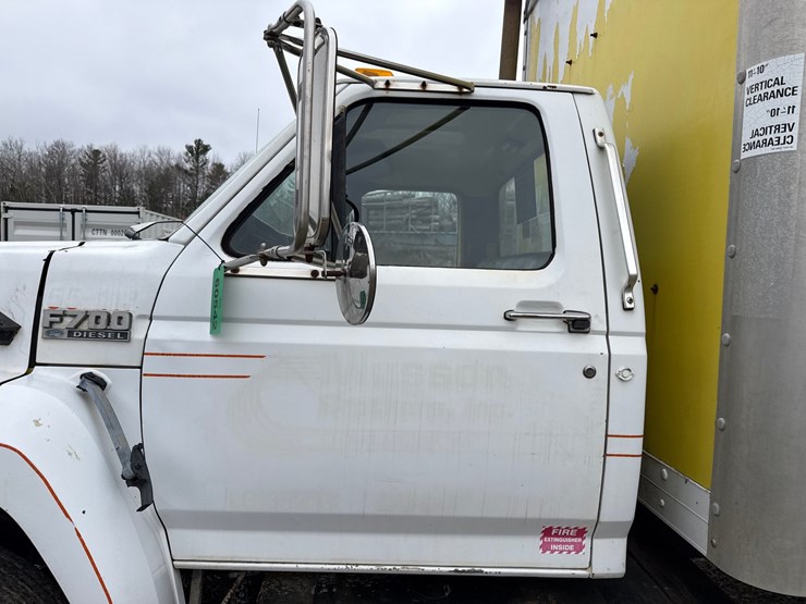 1993-ford-f700-image-12