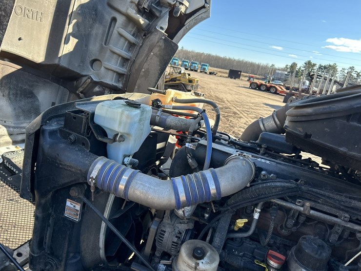 2020-kenworth-t880-image-54