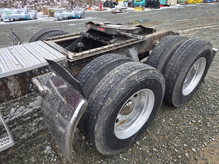 2007-peterbilt-387-image-29