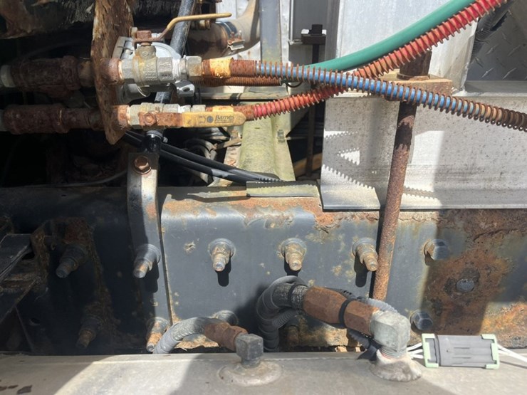 #1556-•-1999-mack-e7-460-day-cab-truck-tractor-image-9