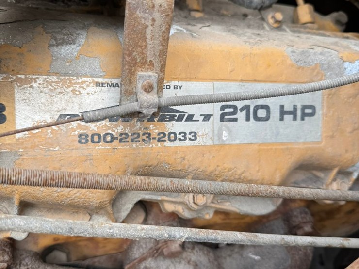 1977-ford-8000-image-28