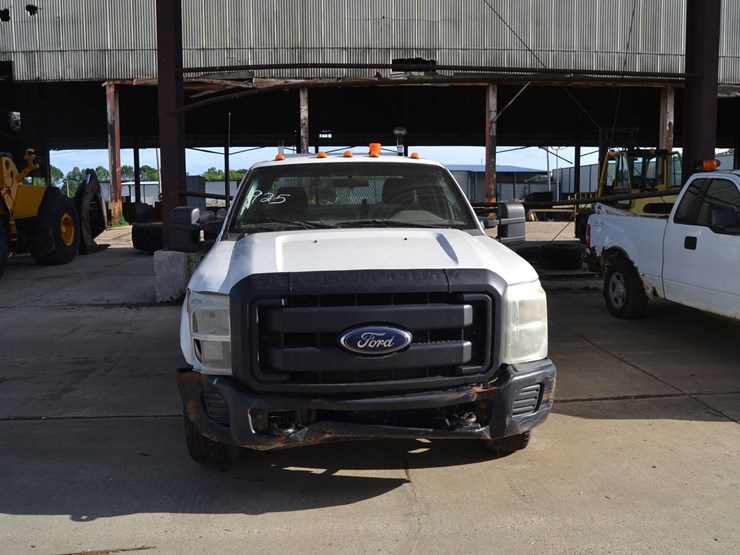 2010-ford-f350-image-2