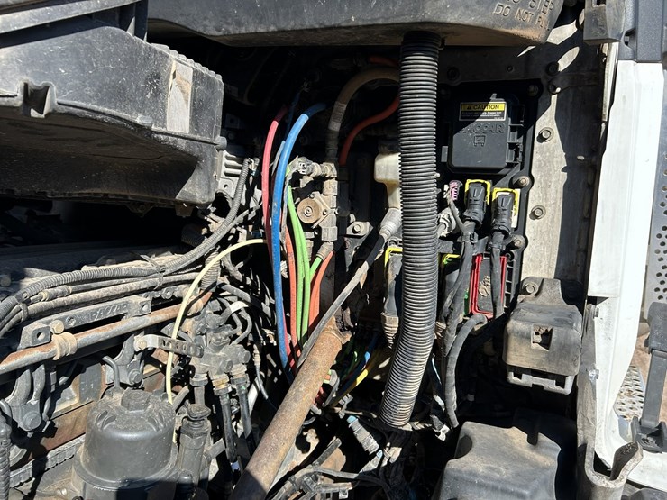 2020-kenworth-t880-image-51