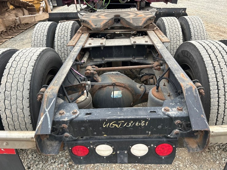 2016-kenworth-t680-image-18