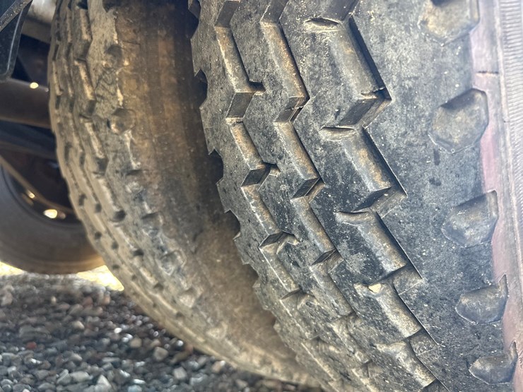 2014-massey-ferguson-8-image-64