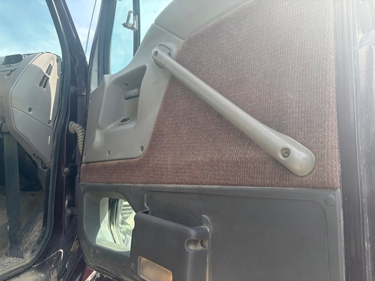 1999-sterling-l9513-image-45