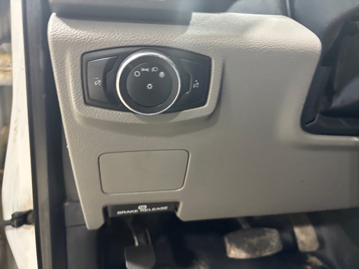 2022-ford-f550-sd-image-48