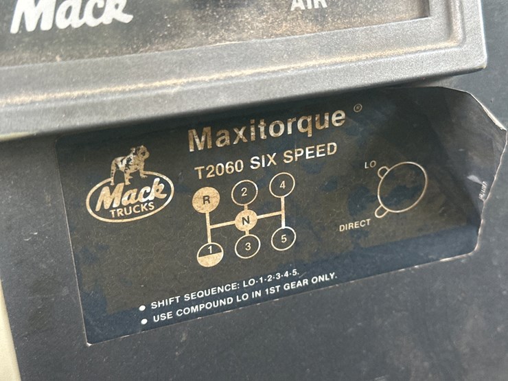 1986-mack-dm686s-image-26