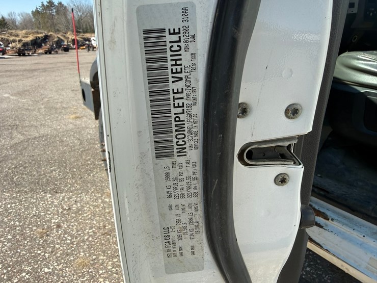 #1060-•-2015-ram-5500-heavy-duty-service-truck-image-55