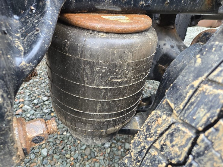 2017-kenworth-t680-image-46