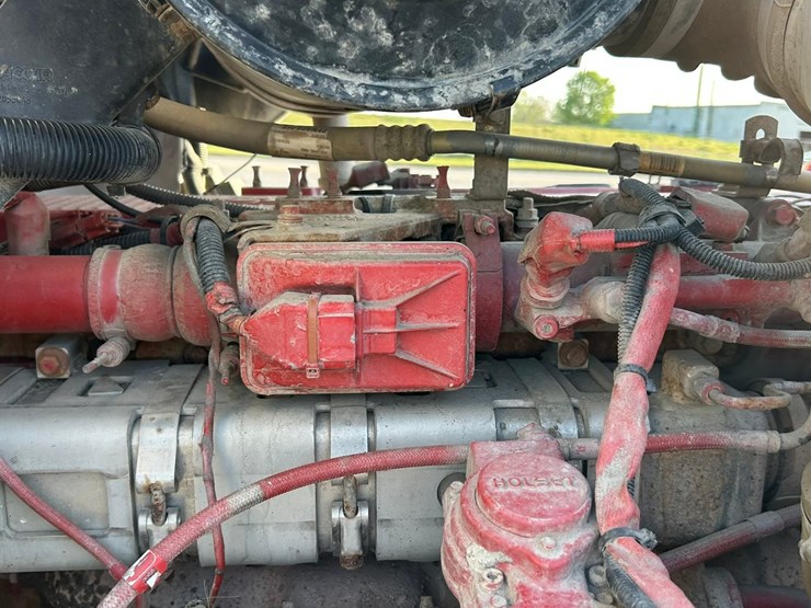 peterbilt-365-image-86