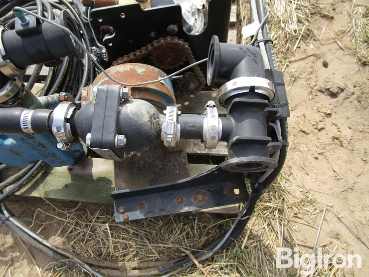 john-blue-hydraulic-fertilizer-attachment-image-13