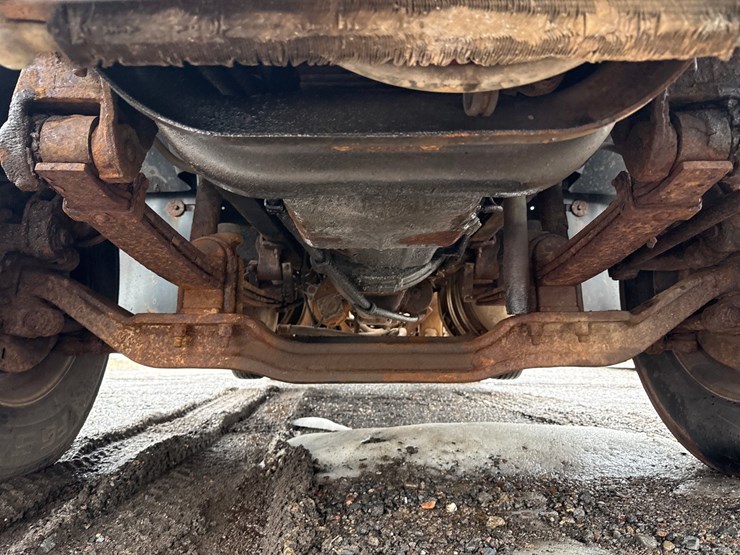 1996-mack-ch613-image-55