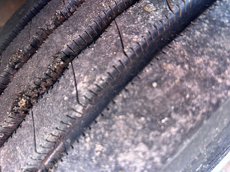 2012-isuzu-npr-image-56