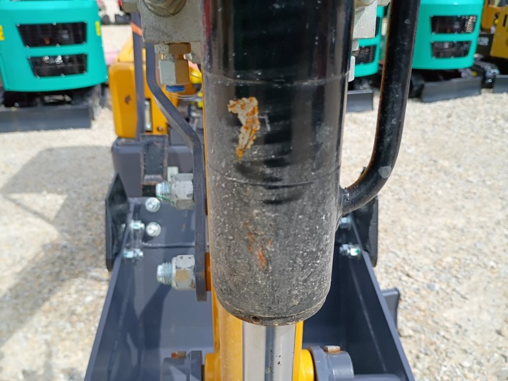 #24174-•-2025-agt-mx20r-mini-excavator-image-37