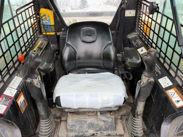 2007-john-deere-328-image-16