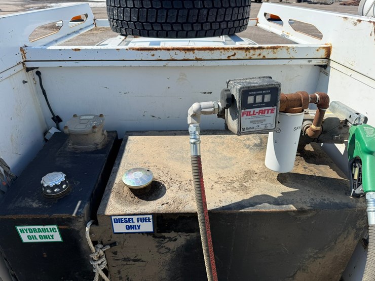 #1060-•-2015-ram-5500-heavy-duty-service-truck-image-18