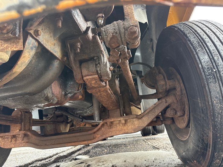 1996-mack-ch613-image-54