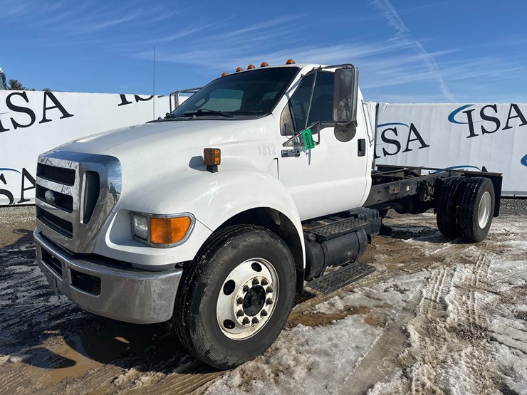 2012-ford-f650-image-1