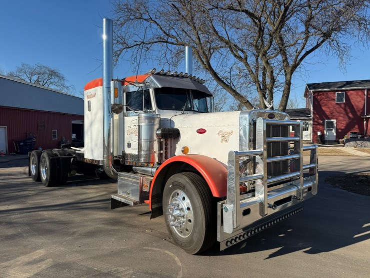 1974-peterbilt-359-image-9