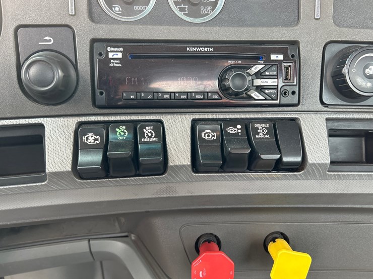 2015-kenworth-t680-image-71