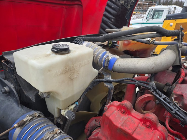 peterbilt-579-image-58